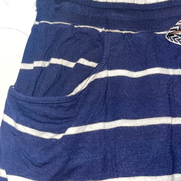 Max Studio Striped Knee Length Skirt W/ Pockets - Picture 3 of 8